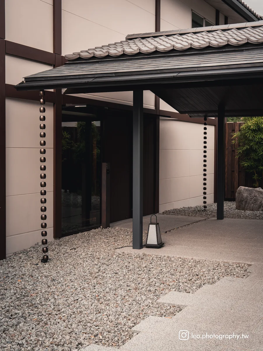 走出客房，準備回去餐廳吃午餐。