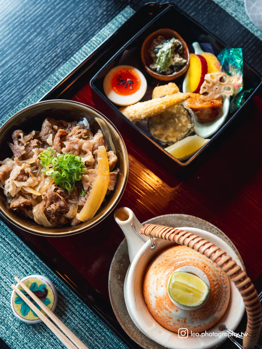 無海鮮版換成牛肉丼飯。
