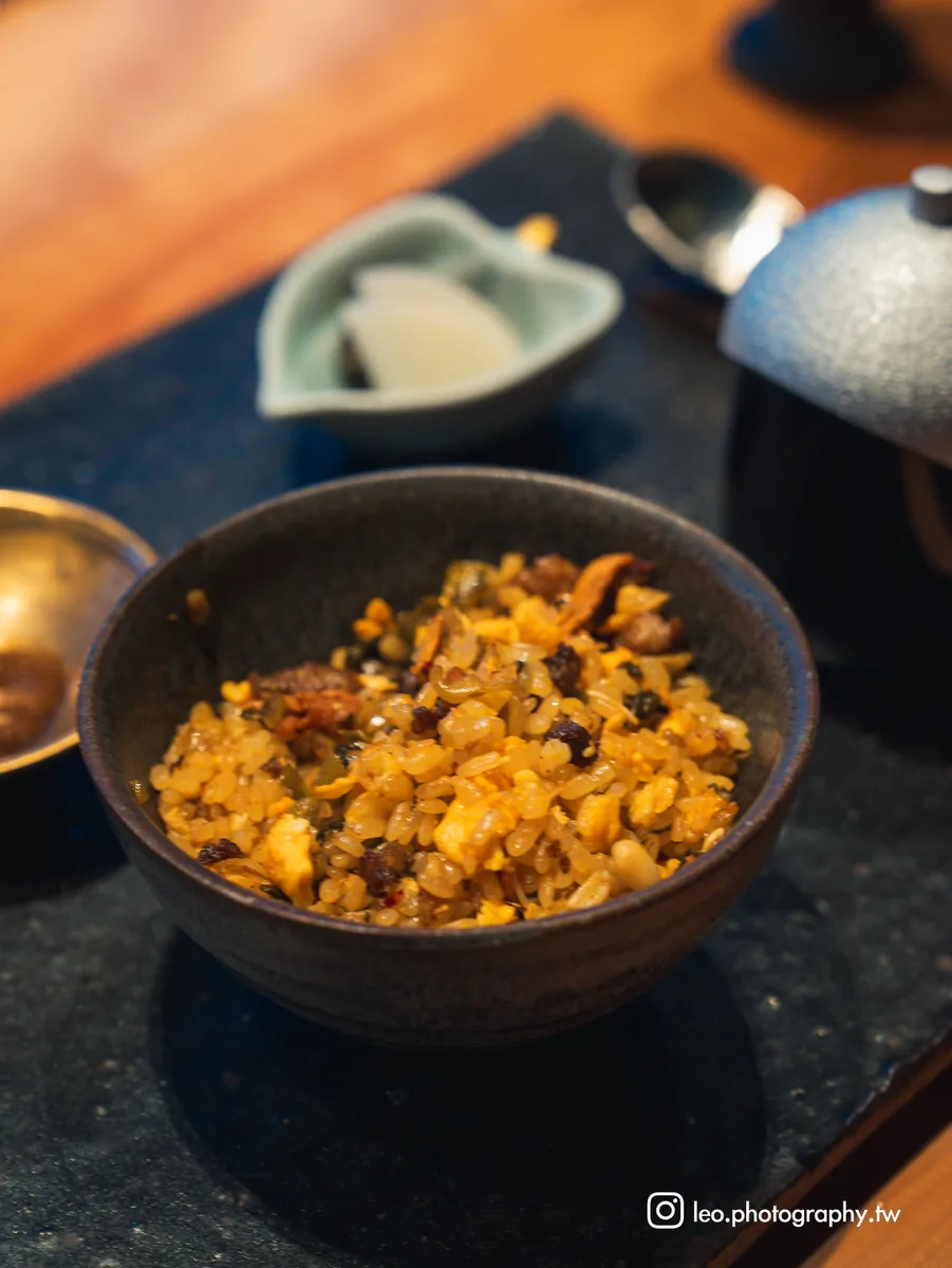 收尾的蒜香炒飯,粒粒分明。